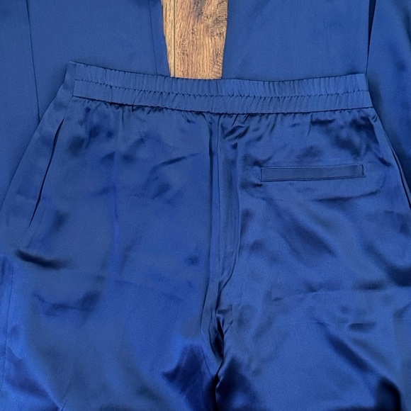 Silk Pants in navy blue - Picture 3 of 6